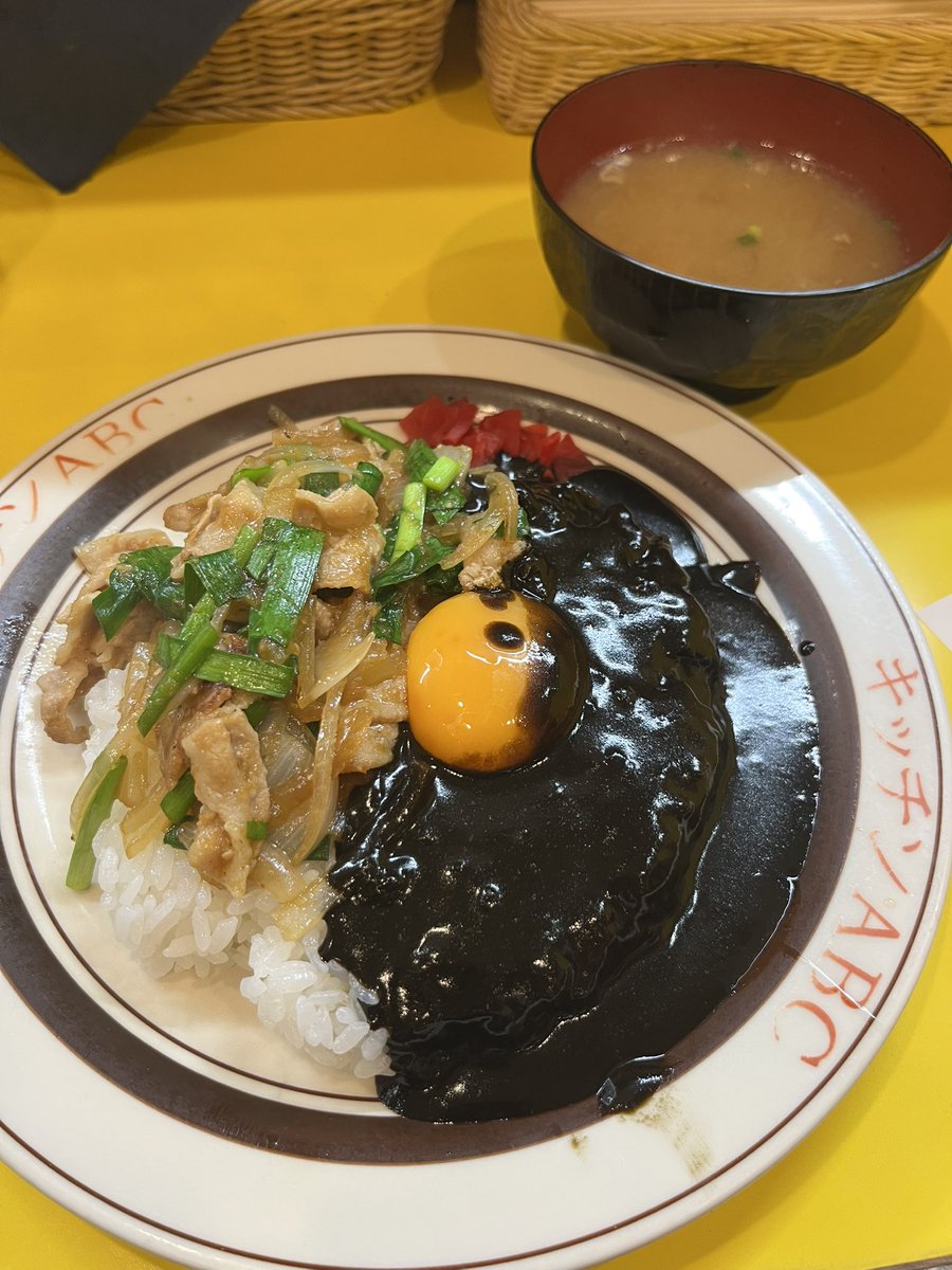 mtsmtmt's tweet photo. 東京で食べたもの https://t.co/CG3cHvy0S4