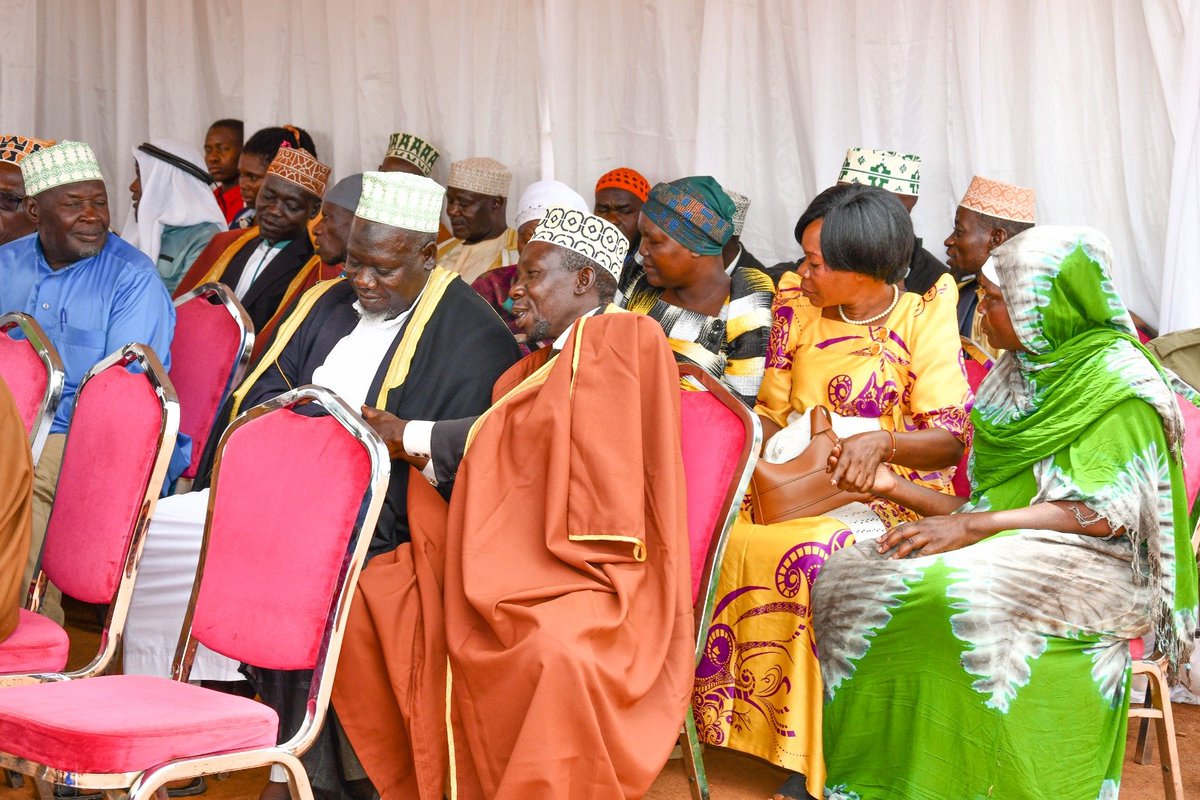 BusogaConsorti1's tweet photo. The Fourth Edition of the #Busoga Prayer Week is led by the Muslim Faith . Today, a couple of them have attended the prayers . https://t.co/laaHMfaY5k