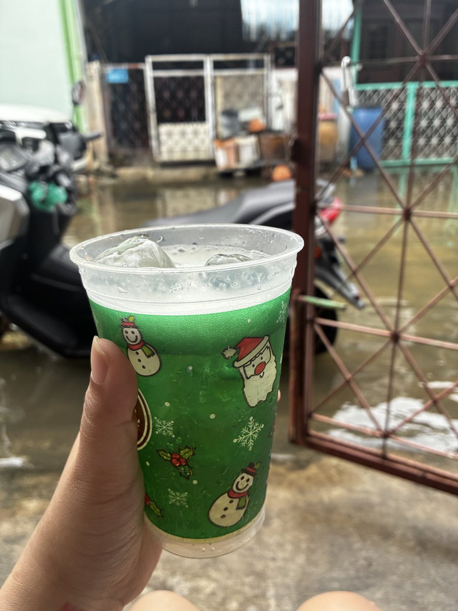 NitimaArthan's tweet photo. ถึงไม่มีใครรัก แต่🍻 รัก งื้อออ❤️‍🔥 
#สมุทรปราการ 💦 https://t.co/PzcccUR3TM