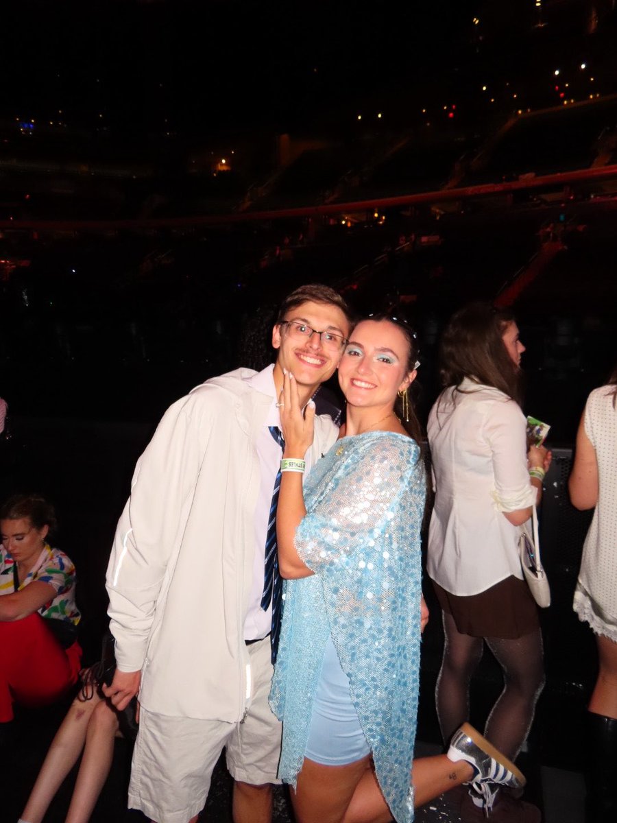 micsdaydream's tweet photo. harry w the loml!!! https://t.co/HG0PVfHOhZ