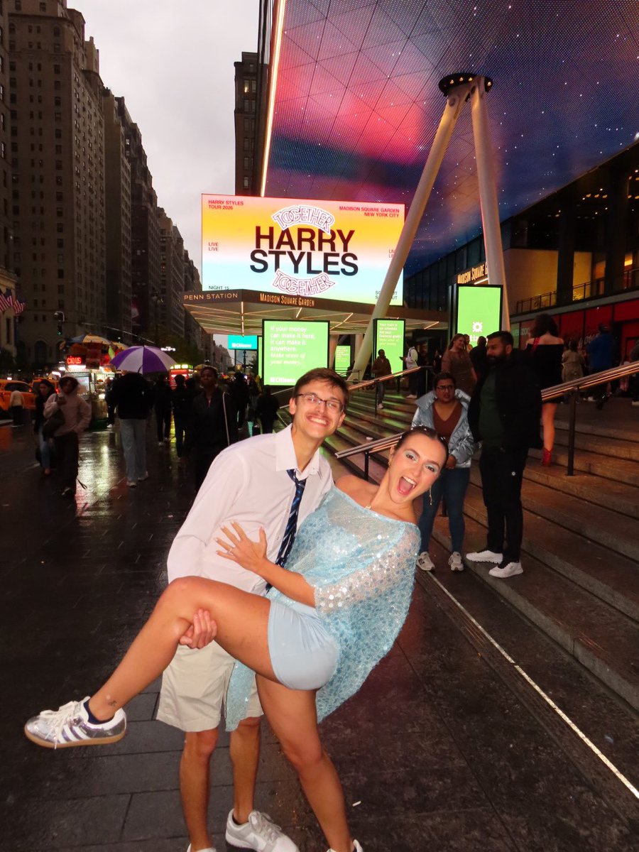 micsdaydream's tweet photo. harry w the loml!!! https://t.co/HG0PVfHOhZ