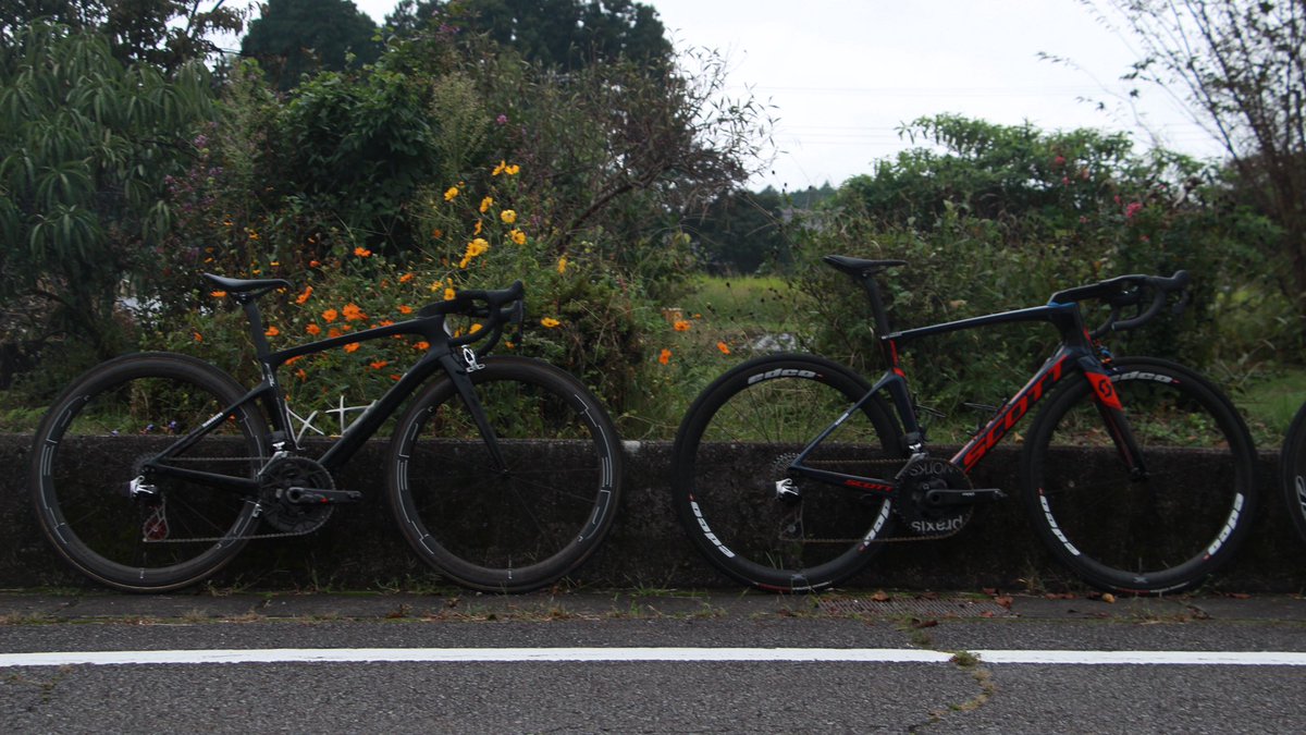 to_scott1023's tweet photo. 相棒のfoil Premiumがかっこいいんすよ
国内で同じ車体乗ってる人見たことない
彼は僕に合わせて仕様まで一緒にしてたけど、僕がHED売却しちゃったからもう合わせれない🥺HEDのホイールも2人して輸入するぐらい揃えてた笑 https://t.co/NSaV2SYxtB