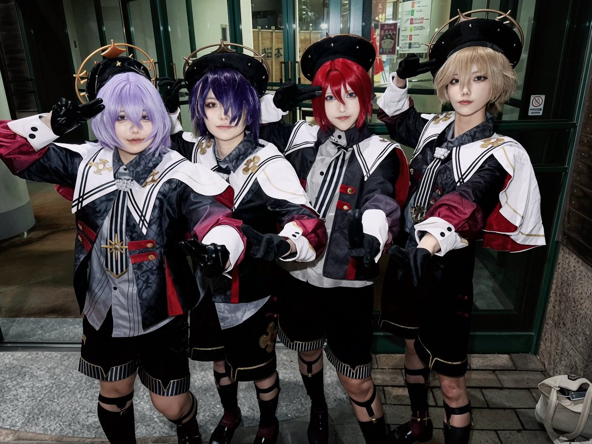 27cos_325's tweet photo. 改めまして、昨日のパフォありがとうございましたー！！！🥰音があまり聞こえなかったらしいんですが、皆さんから沢山可愛いって言ってもらえて超楽しかった���す！！😊😊手拍子もありがとうございました🙏☺

これは離脱のニンニンポーズ
 #かげコス土曜夜市 https://t.co/zX1Q1iVfBQ