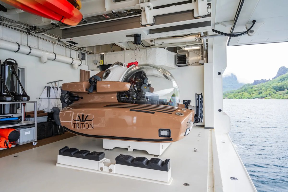 kotecinho's tweet photo. La datcha Expedition Yacht https://t.co/fpdlMkczLM