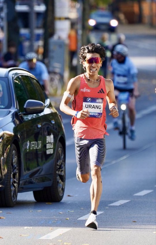 Runvox's tweet photo. ベルリンマラソン、浦野選手が2時間6分9秒で日本歴代13位にランクイン

平林選手との國學院ダービーは浦野選手に軍配‼️ https://t.co/2U2cGqZvBJ