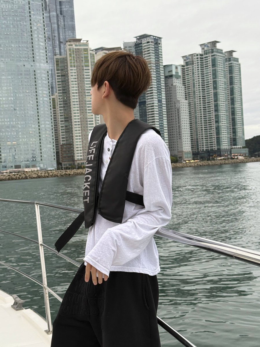 NewBeat_twt's tweet photo. [#최서현]

🛥️🌊 https://t.co/OeOOZoFCd3