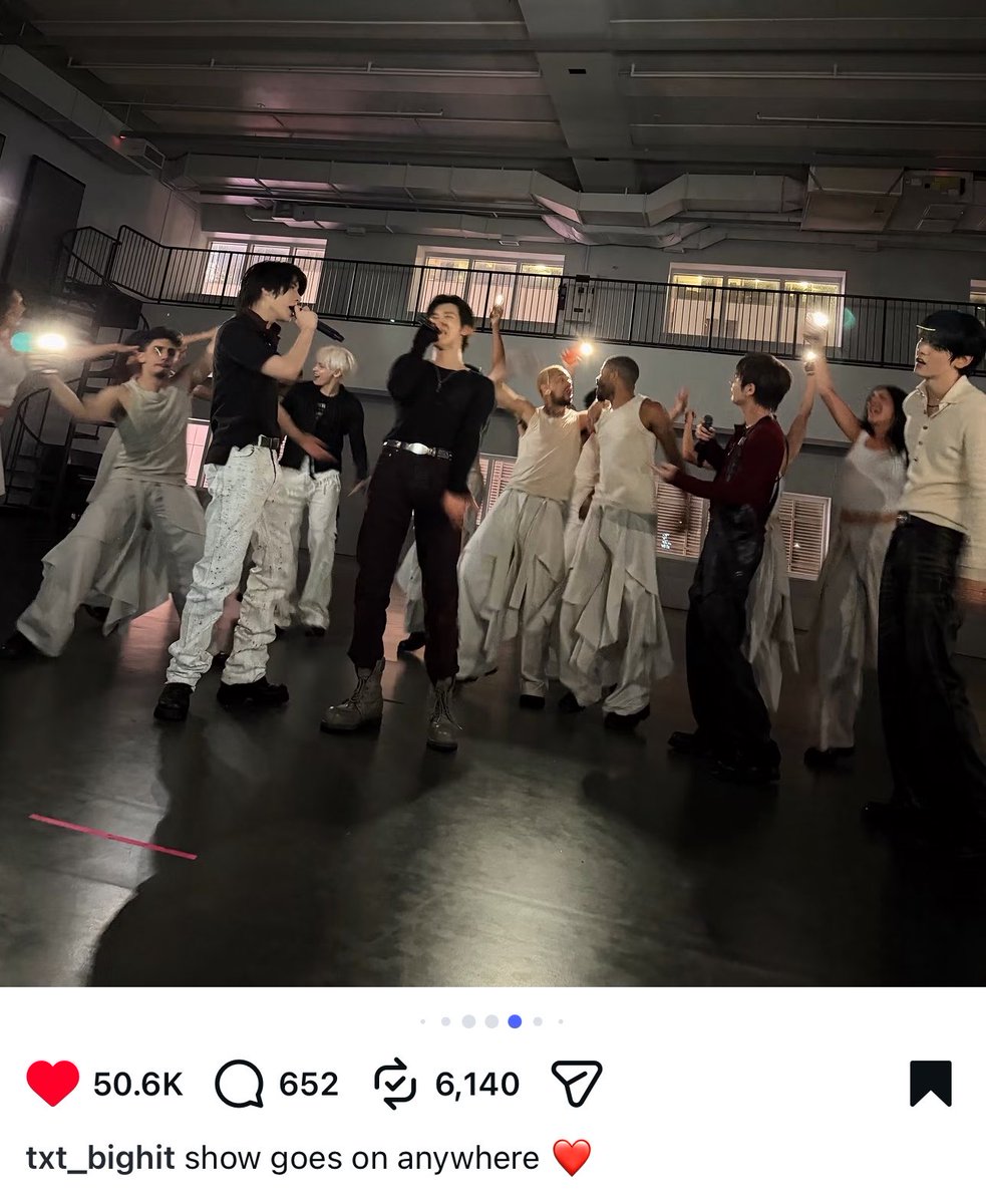 L0VELYBEOMIE's tweet photo. “show goes on anywhere” 🥹❤️ https://t.co/vfV8h0h9xl
