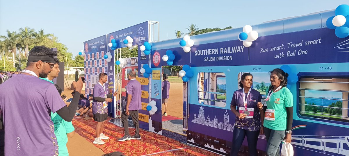 SalemDRM's tweet photo. The attractive #RailOne Selfie Point was a crowd puller, drawing large number of people and generating enthusiastic public engagement.

'Growing acceptance of digital services among passengers'

#RailOne - hassle-free, paperless and convenient travel.

@GMSRailway https://t.co/l8hrn3HB1G
