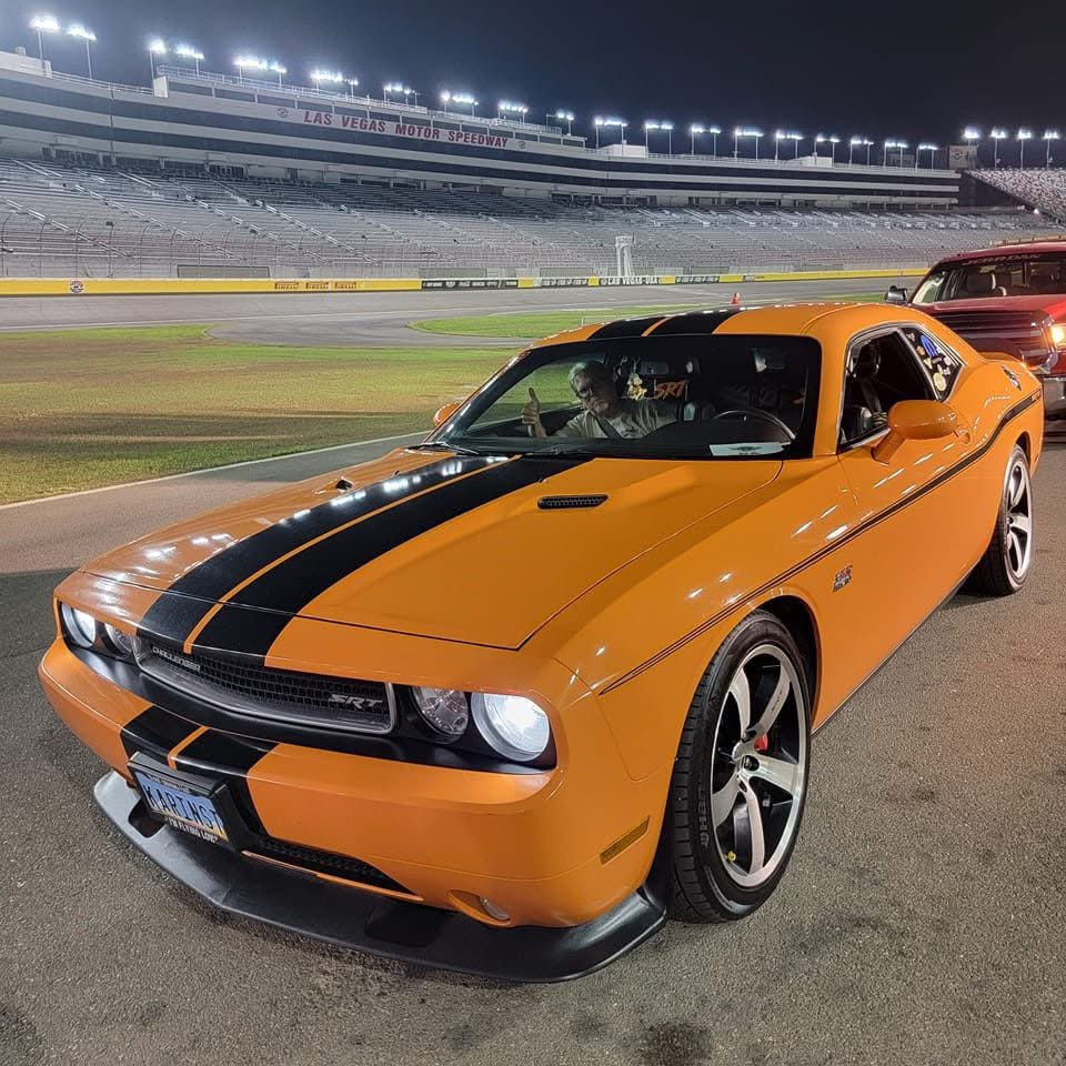 Mileage_impo's tweet photo. 2012 Dodge Challenger SRT-8 6.4L V8 with 320,000 miles (514,990 km) on the clock. 

1 owner since new.

Full service history. 

Original engine and transmission (6-speed manual).

2nd alternator. https://t.co/A6UJuI7LAo