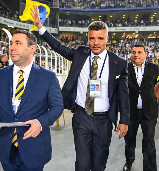 FenerSports_tr1's tweet photo. Dünyanın en dönek insanı bu yüzsünüz birini eleştirme hakkı nasıl oluyor acaba? https://t.co/TCPou7jWP8
