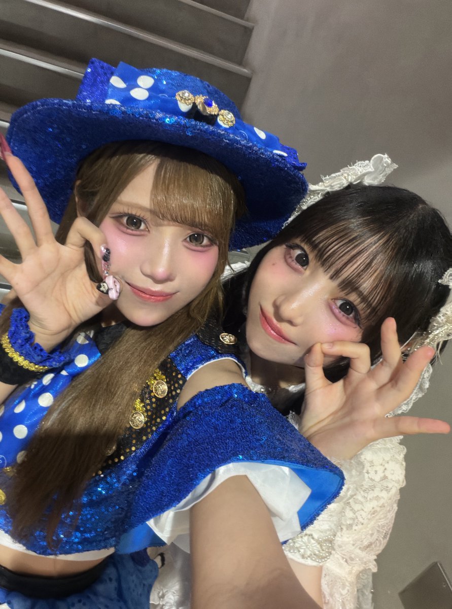 Amane_TENRIN's tweet photo. ナナコロビヤオキさんの 歌花てんかさんとお写真を撮っていただきました〜！🎤💙✨️ お歌が本当に好きでとっっっても優しくてかわいくて涙です｡ﾟ(ﾟ´Д｀ﾟ)ﾟ｡ またよろしくお願いします❕（巻き込みリプ注意🙇🏻） https://t.co/AzNN8RykX3