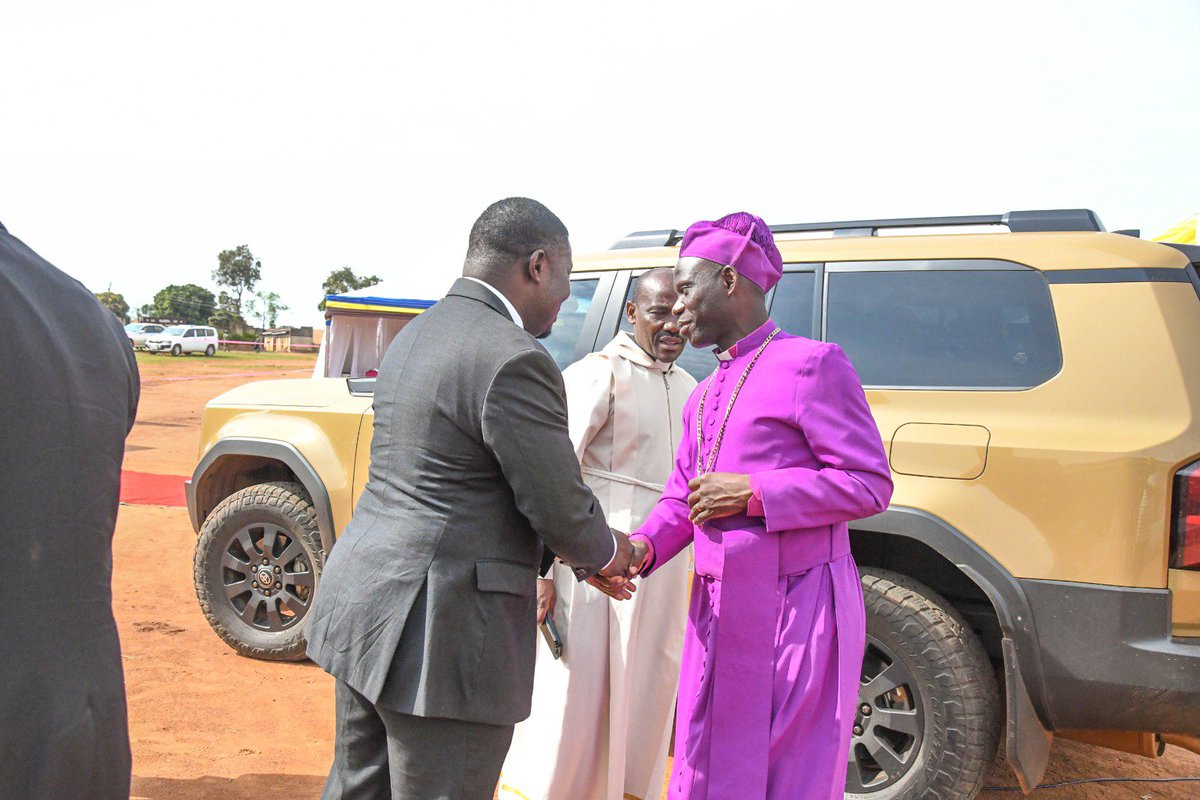 babatvuganda's tweet photo. The fourth edition of the Busoga Prayer Week has brought together both faiths, with the Muslim community leading the prayers and the Christian community represented by the Bishop of Busoga Diocese, Rt. Rev. Prof. Grace Lubaale. 
📸 @sammwesigwa8
#BabaNews https://t.co/D6C6SErMep