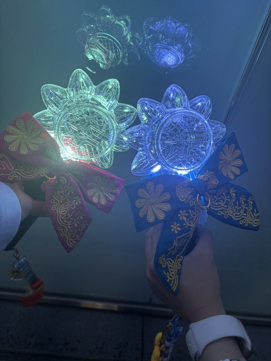 _kox8n6's tweet photo. 私のSUNFLOWER終わってしまった😢🩵公演毎に楽しみ方が色々変わるのが本当に楽しくて
初めてのFANTASTICSのLIVE良い思い出ばかりで改めてFANTAROになれてよかった〜と🥺🩷

目に焼き付けて来たのでまた会える日を楽しみに😌✨
#SF_FNT 
#SUNFLOWER
#FANTASTICS https://t.co/1mr8KNCELS