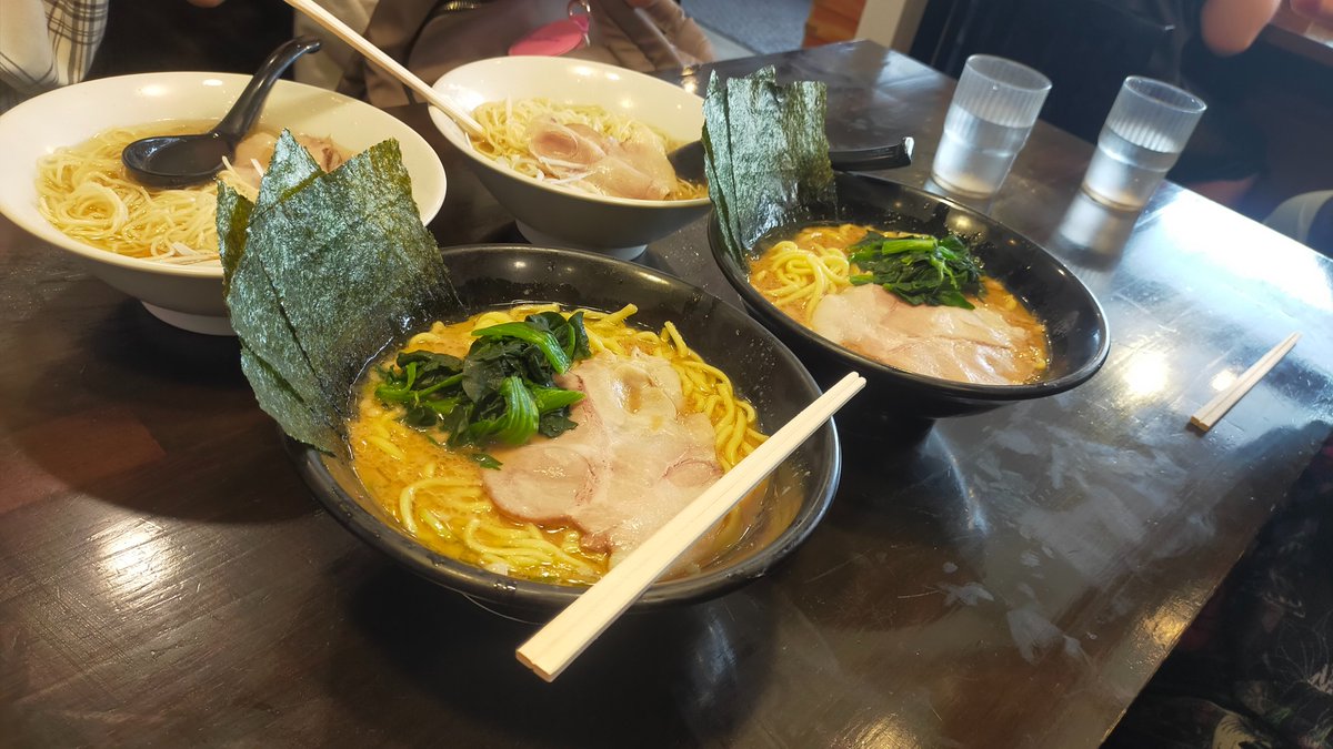 ta_g013's tweet photo. 一撃5万発リスナー様にありがたいラーメンを奢って頂いたお陰で、最後は45000発でフィニッシュ。生涯収支ちょいプラ、村長来店のみ収支は今年プラス百万円の大台乗りました！！信じる者は救われる。 https://t.co/IyE4BoBsBc