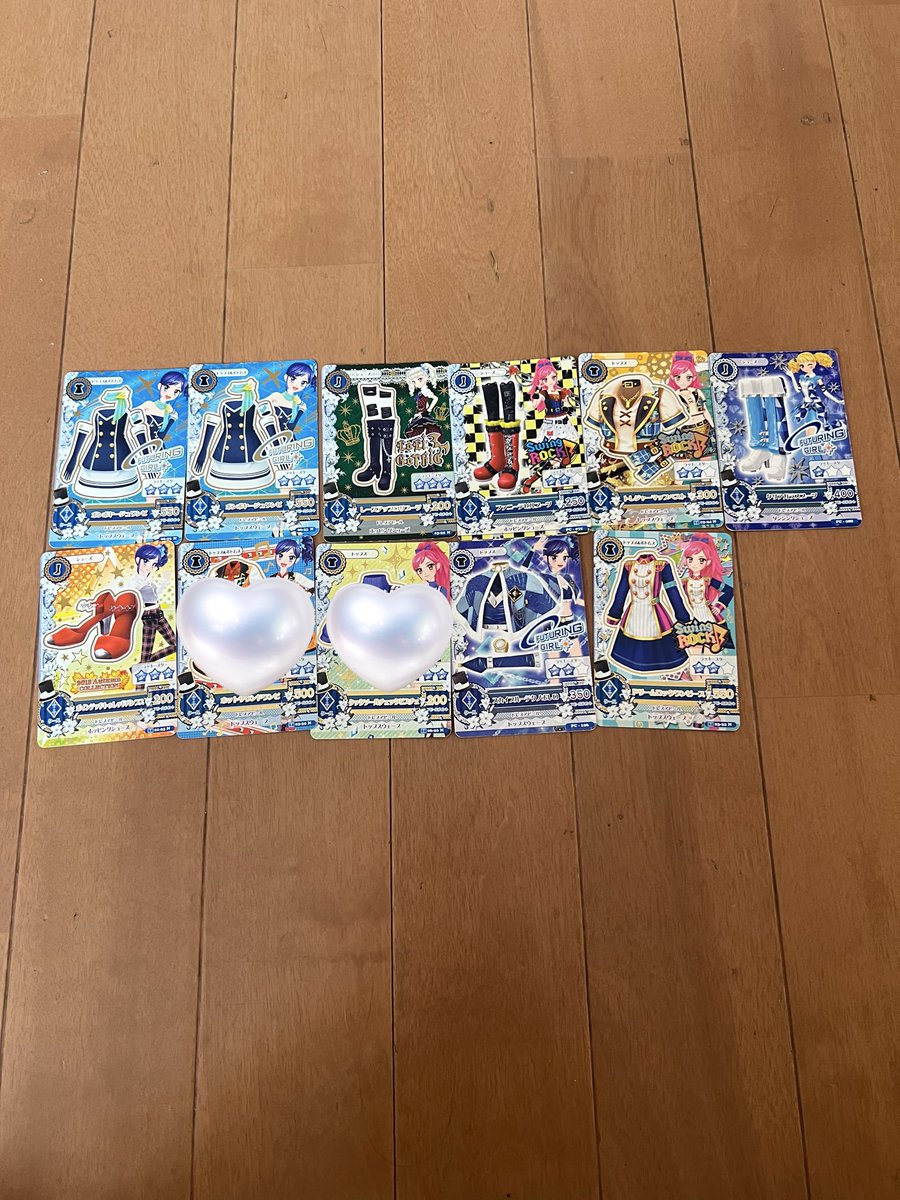 kpq7s's tweet photo. 求→PayPay>>メルペイ

コーデが揃っているものはバラ売り🙅‍♀️
その他3枚〜◯

素人管理のためスレや傷等あります。

#アイカツカード買取 
#アイカツカード交換 https://t.co/HkfzCERzJa
