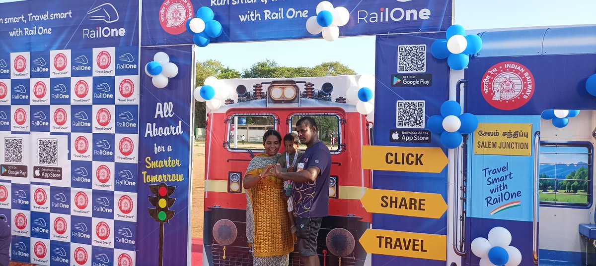 SalemDRM's tweet photo. The attractive #RailOne Selfie Point was a crowd puller, drawing large number of people and generating enthusiastic public engagement.

'Growing acceptance of digital services among passengers'

#RailOne - hassle-free, paperless and convenient travel.

@GMSRailway https://t.co/l8hrn3HB1G