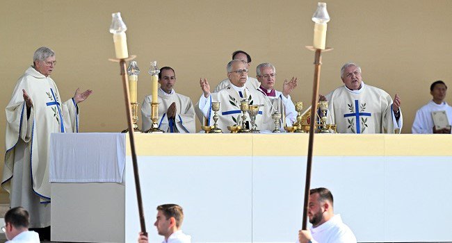 Newswirelem's tweet photo. Pope Leo XIV Celebrates Mass Before 700,000 Faithful In Paris
Pope Leo XIV on Saturday celebrated an open-air mass in front of hundreds of thousands of faithful in Paris after riding in the
Follow us for more
#KENEDEYFORYOU #SHUFFLE #ENGESP https://t.co/9p03ZUvuXD