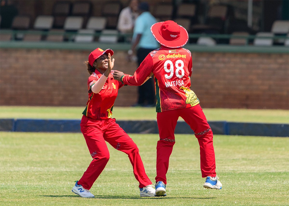 ZBCNewsonline's tweet photo. WEST INDIES SLIP TO 113/9 AFTER 30 OVERS

West Indies have lost nine wickets for 113 runs after 30 overs in the second ODI against Zimbabwe at Harare Sports Club.

#ZBCNews #ZimWomen #WIWomen #Cricket https://t.co/rrmOE4c39V