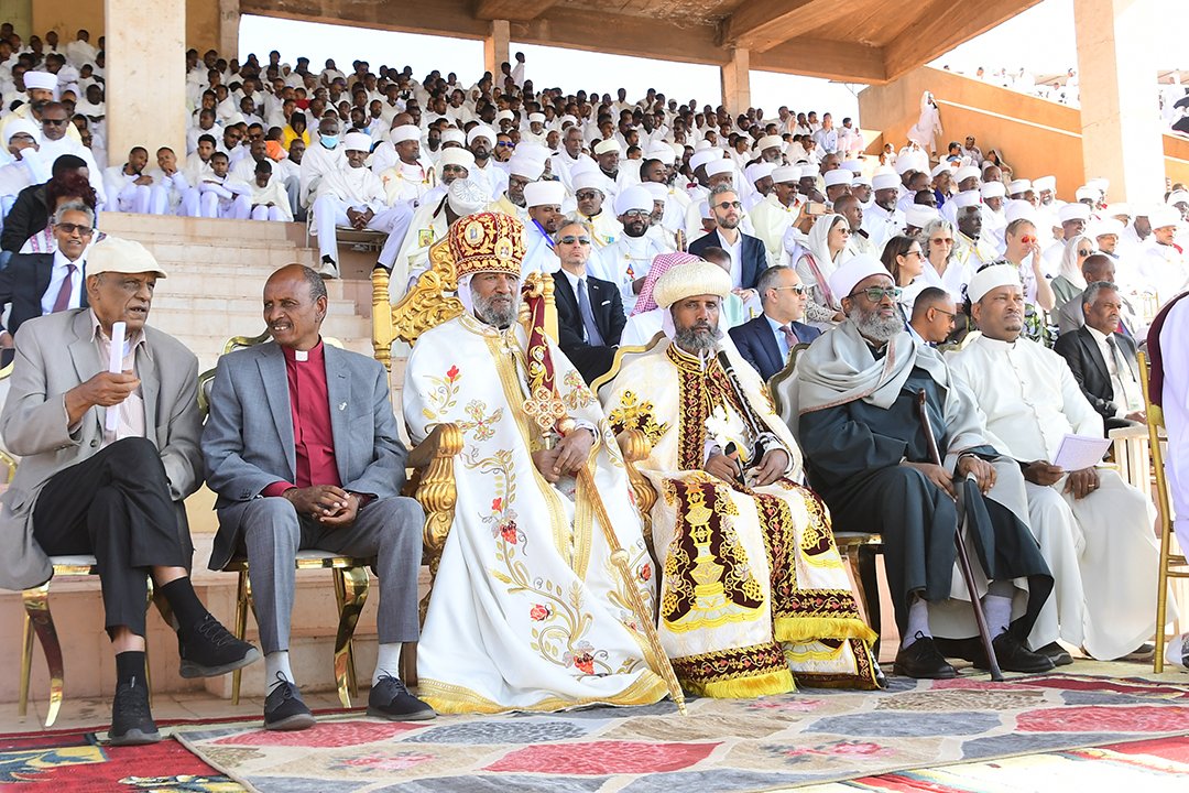 hawelti's tweet photo. #Eritrea - ርሑስ በዓል መስቀል ንመላእ ህዝቢ ኤርትራ ኣብ ውሽጥን ኣብ ወጻእን!  

Colorful Meskel Celebrations at Bahti Meskerem today.  Three-hour event broadcast live on Eri-Tv/Radio Dmtsi Hafash.  

ኣብ ቤት-ጽሕፈት መንበረ ፓትርያርክ ሓላፊ ስብከት ወንጌል መምህር ስምኦን በየነ፡ ንሃይማኖታዊ፡ ታሪኻውን ሃገራውን መልእኽቲ በዓል መስቀል ኣመሊክቶም ኣብ ዝሃብዎ  ዓሚቚ ኣስተምህሮ፥ 
"መንፈሳውን ሃገራውን በዓላትና፡ መኽሰባና'ዮም... ግርማና ሓድነትን ፍቕሪን ስለዝኾነ፥ ፍቕሪ ብጻይን ይቕረ ምባልን ከነቕድም" ድሕሪ  ምምሕጻን፡ "ስለ ኤርትራን ኤርትራውነትን መተካእታ ዘይብላ ህይወቶም ንዝወፈዩ ሰማእታት፡ ክብርን መጎስን" ተመንዮም።