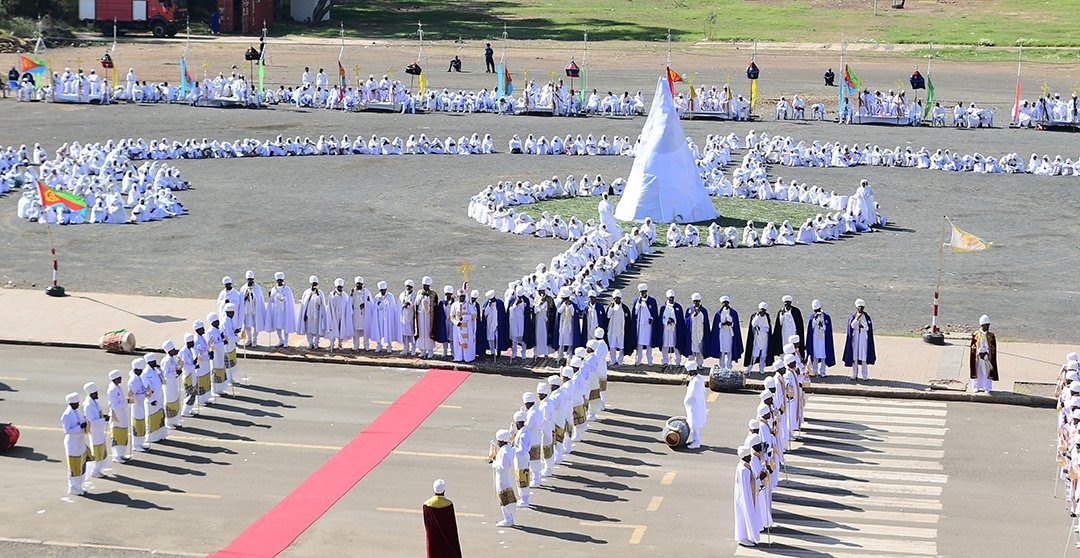 hawelti's tweet photo. #Eritrea - ርሑስ በዓል መስቀል ንመላእ ህዝቢ ኤርትራ ኣብ ውሽጥን ኣብ ወጻእን!  

Colorful Meskel Celebrations at Bahti Meskerem today.  Three-hour event broadcast live on Eri-Tv/Radio Dmtsi Hafash.  

ኣብ ቤት-ጽሕፈት መንበረ ፓትርያርክ ሓላፊ ስብከት ወንጌል መምህር ስምኦን በየነ፡ ንሃይማኖታዊ፡ ታሪኻውን ሃገራውን መልእኽቲ በዓል መስቀል ኣመሊክቶም ኣብ ዝሃብዎ  ዓሚቚ ኣስተምህሮ፥ 
"መንፈሳውን ሃገራውን በዓላትና፡ መኽሰባና'ዮም... ግርማና ሓድነትን ፍቕሪን ስለዝኾነ፥ ፍቕሪ ብጻይን ይቕረ ምባልን ከነቕድም" ድሕሪ  ምምሕጻን፡ "ስለ ኤርትራን ኤርትራውነትን መተካእታ ዘይብላ ህይወቶም ንዝወፈዩ ሰማእታት፡ ክብርን መጎስን" ተመንዮም።