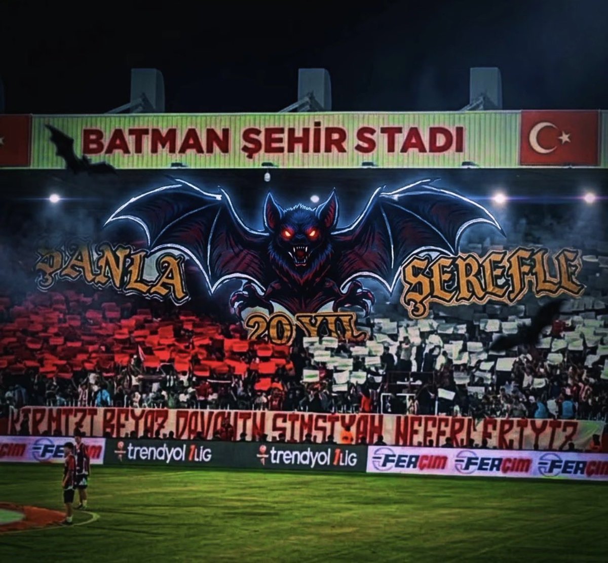 emrlhbytr's tweet photo. BATS, über alles.! https://t.co/s5lhORkNzn