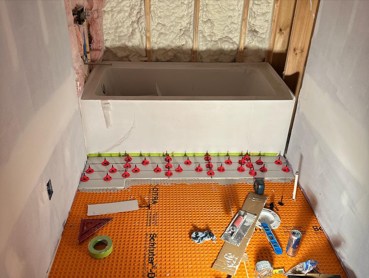 sofiaperezuxeuh's tweet photo. These past three weeks have been exhausting, to say the least, but the bathroom tile is finally down. I’m obsessed with this unique tile we ordered from TileBar. We also used Schluter for nearly everything outside the LVP. If you’re DIYing, I https://t.co/DHabHM0T8B