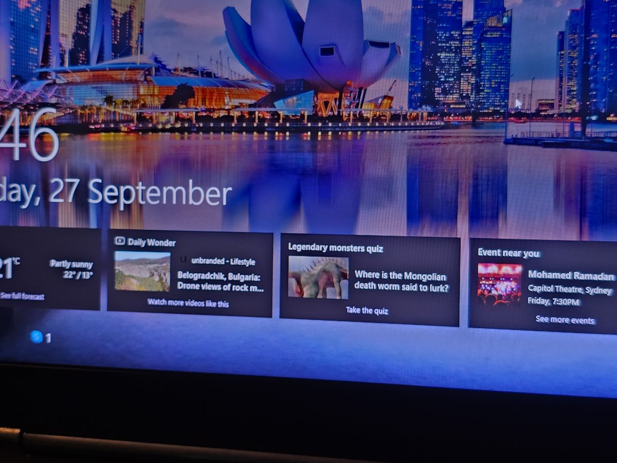 NoirLatex's tweet photo. Did MSN just put dragon balls on my login screen or am I trippin'? https://t.co/RUwqAVSqpI
