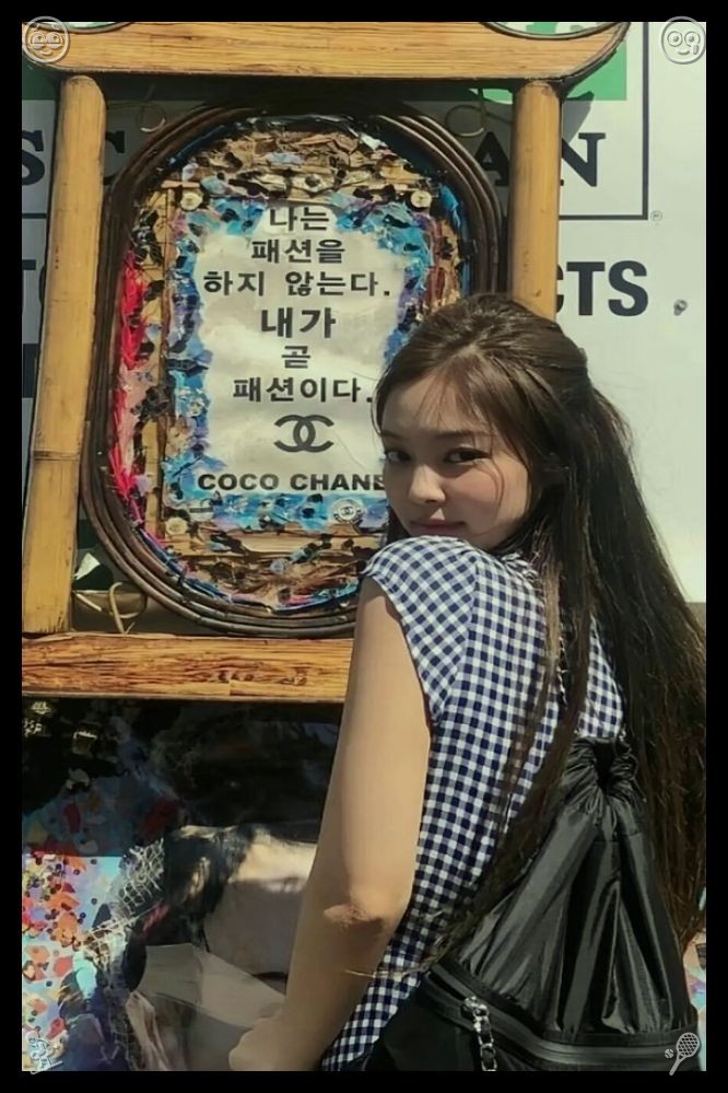NaingWP's tweet photo. ✌Snowman-patterned ballI feel faint, shy flutters in my chest whenever you compliment me sincerely, bashful happiness stirred by your genuine, attentive loving words. https://t.co/9nm7AAYsKu