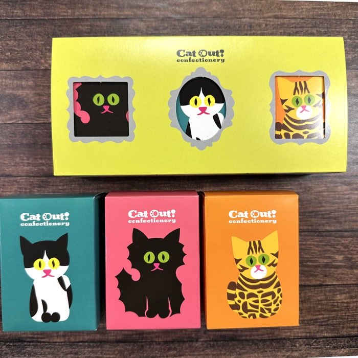 LOFT_OOMIYA's tweet photo. そっと型抜きしながらおいしく楽しめる、カタヌキバウムに、ネコの形がかわいい🐈 #CatOut！コンフェクショナリーが登場しました🤎
何層にも焼き重ねられた平焼きバウムクーヘンに、ねこの模様と切り抜きをほどこしました😍
ネコ好きさんへのプレゼントにも、おすすめの商品です🎁 https://t.co/XK92jeVEea
