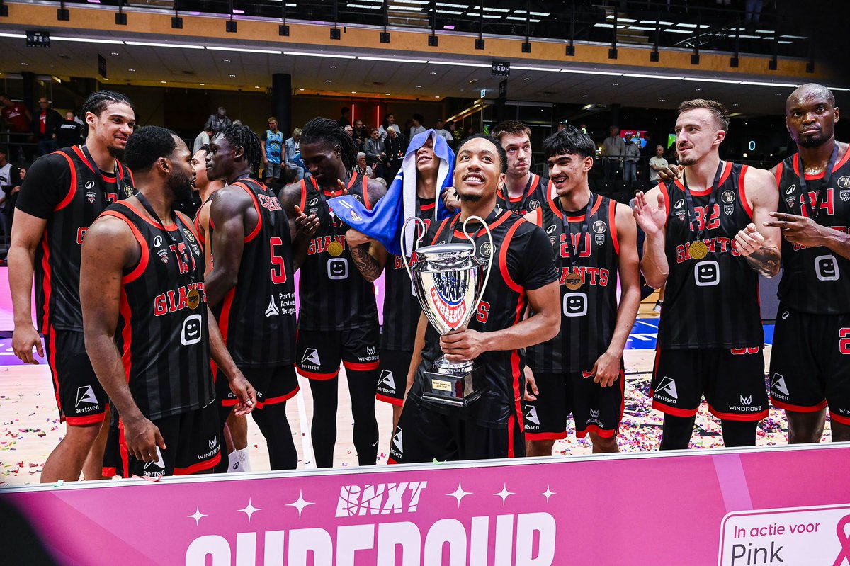 BelgaImage's tweet photo. Antwerp's players celebrate after winning a basketball match between Landstede Hammers and Antwerp Giants, Saturday 26 September 2026 in Zwolle 📷© Belgaimage  /Tom Goyvaerts https://t.co/d4eC8TnkmA