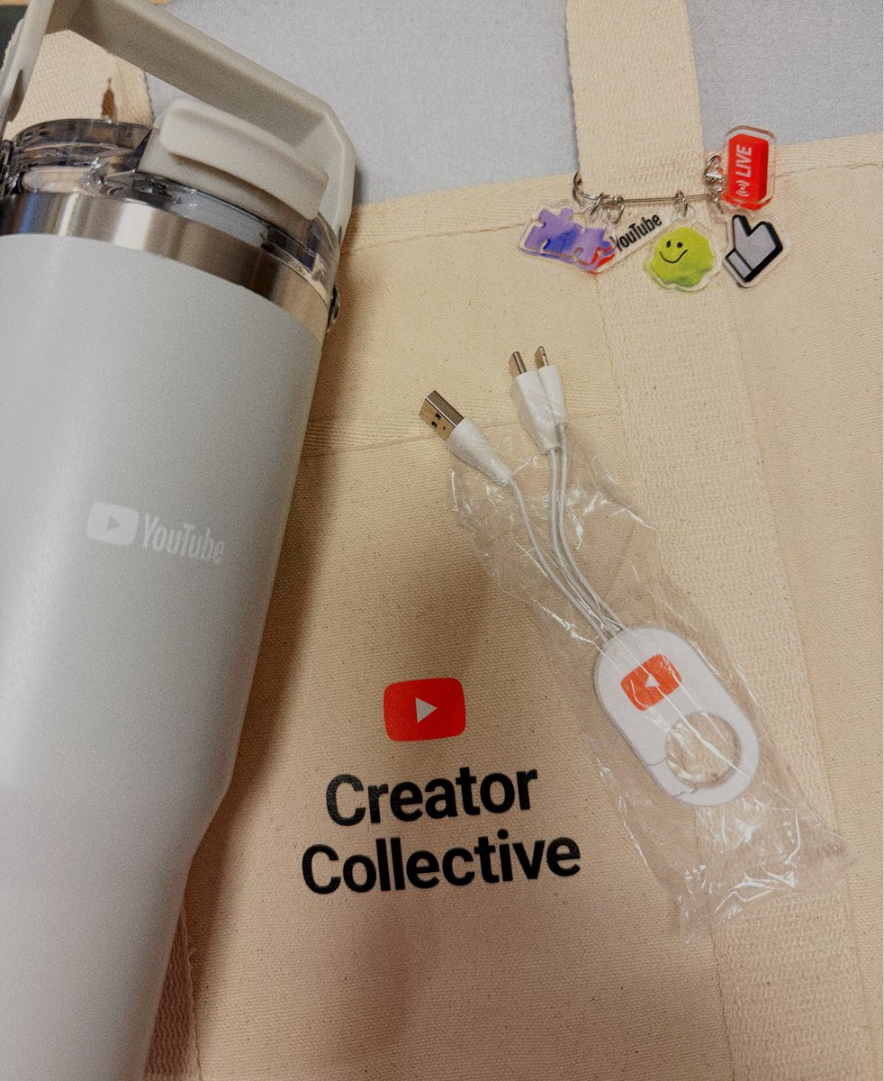 NanaTakahashi7's tweet photo. 昨日はライブ後、YouTube様にご招待頂いた「You Tube Creator Collective 2026」というイベントにSOUND HOLICで参加させて頂きました❤️‍🔥
(登録者10万人以上いないと招待されない貴重なイベント✨)
美味しいお料理や、様々なジャンルの素晴らしいクリエイターさんとの交流、素敵なグッズを頂いたり...本当に貴重で楽しい時間でした😹
やる気も漲る刺激的なお話も。。。
感謝致します。。。有難うございました‼️
#YouTubeクリコレ @youtubejapan