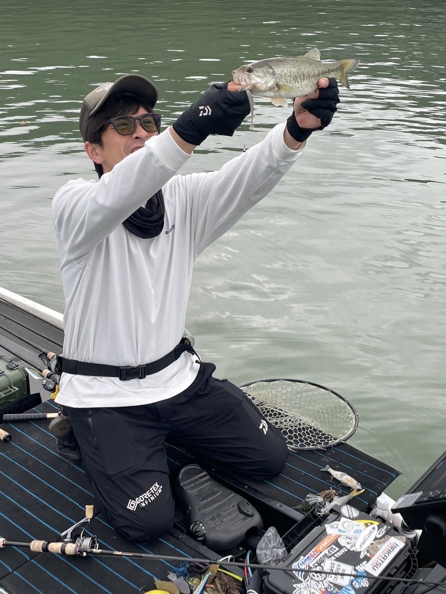 tano_fishing's tweet photo. 相模湖。
某メーカールシアの人が目の前で釣るわ煽るわでやっと釣れたの図
#煽り運転ダメ絶対
#相模湖 https://t.co/XqmggfjoLo