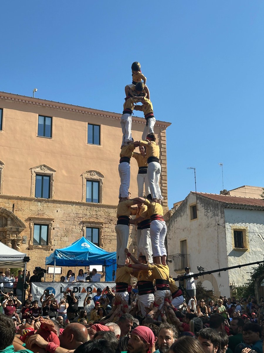 concurscastells's tweet photo. #ConcursTGN2026

🔸  Tercera ronda conjunta (1/2)

🟢 @collamicaco 3de7a
⚪ @CastellerMollet id7de7
⚪ @cdBerga id7de7

#Castells https://t.co/eIhpJu08Kf