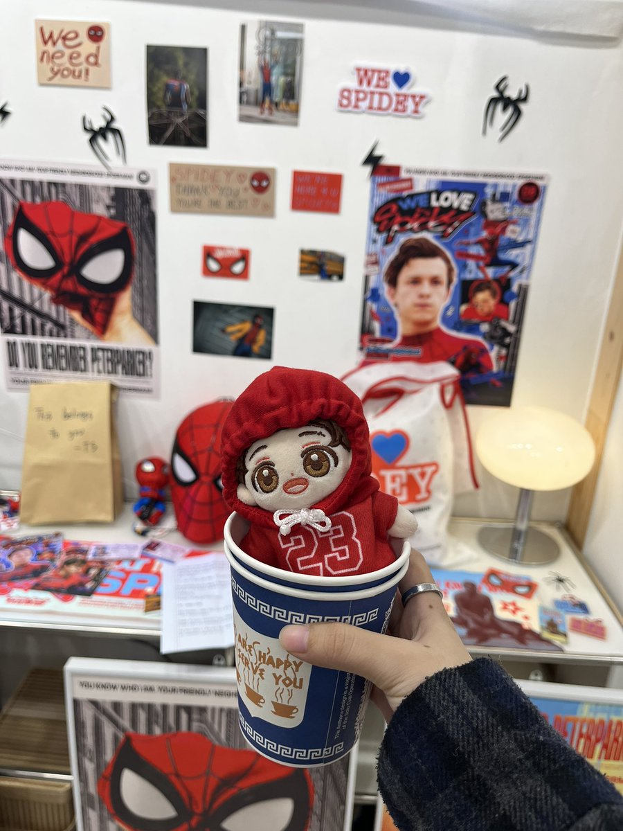 spidery_cute's tweet photo. #WES2SPIDEY #스파이더맨 

이제야 쓰는 응원카페 후기
너무 예뻤습니다. 진짜 미감 goat 
특전도, 럭드상품들도 너무 예뻤어요 
제가 여기 다녀올수 있었다는게 너무 기쁘고요. 열어주셔서 감사합니다. 

스파이더맨 사랑해!!!! https://t.co/FV6vkBHmlo