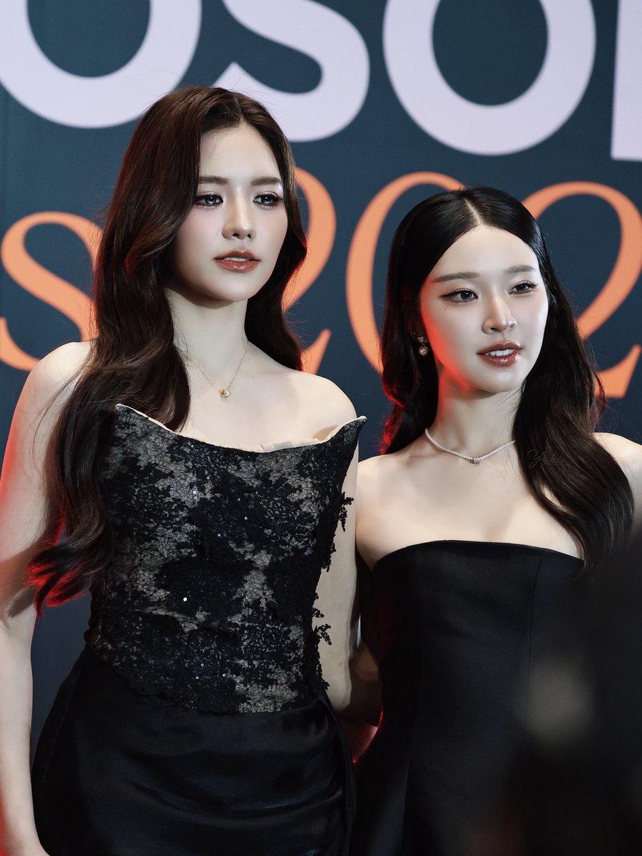 Yukiii0223's tweet photo. They really are a perfect couple.🤎🩷

#FEEDxKHAOSODAwards2026
#mieaya https://t.co/u8pi5KQXoI