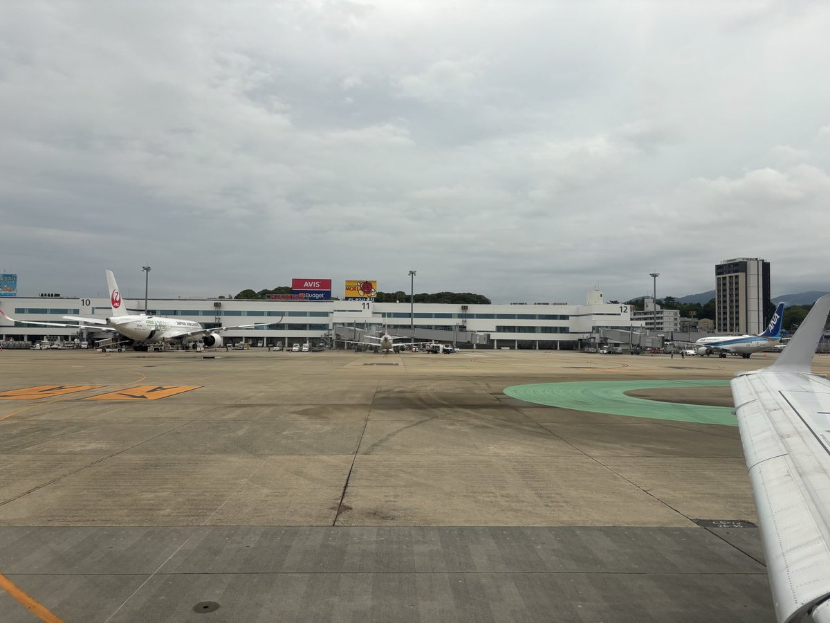 K2_PC_981S's tweet photo. 飛んでた日曜日
普通に混んでた https://t.co/S9UOLaD2I5