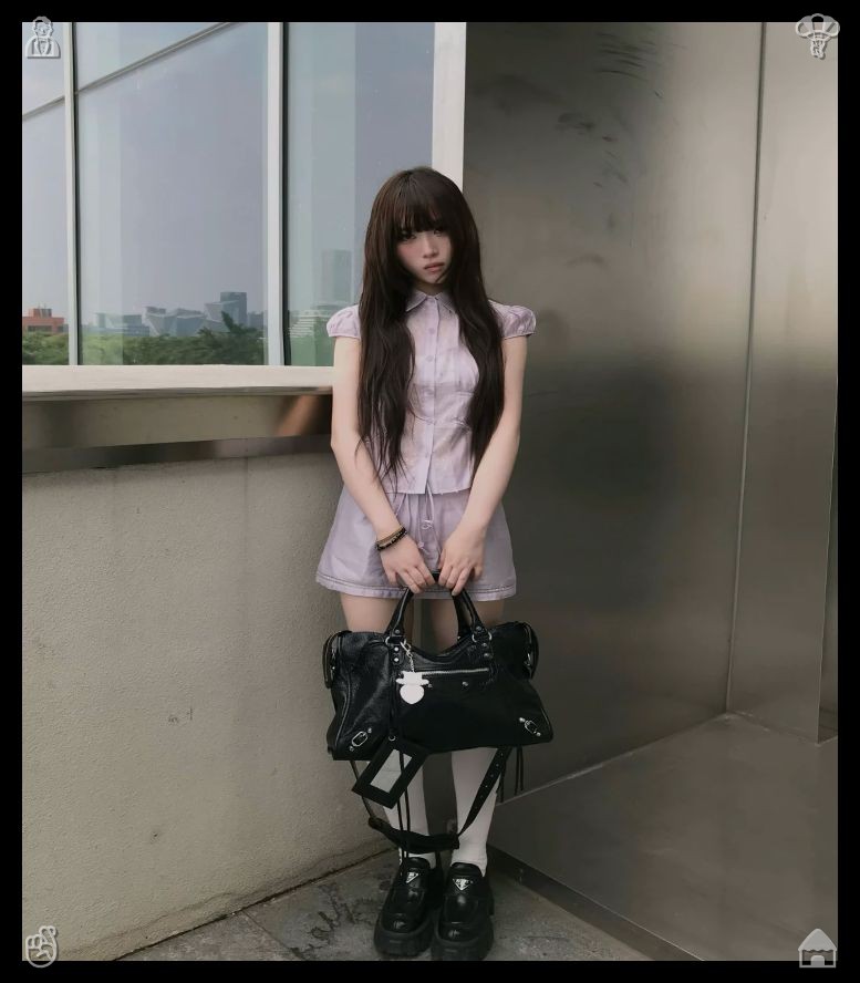 wolfxmacaroon's tweet photo. 🏈Bicycle exhibition Old, rareThe letter spoke of a hidden room in the manor, a room that held a relic of great power, a relic that had been passed down from mother to daughter for centuries. It warned her that there were those who would stop at nothing to find the relic, https://t.co/FdyQ6Wuqa2