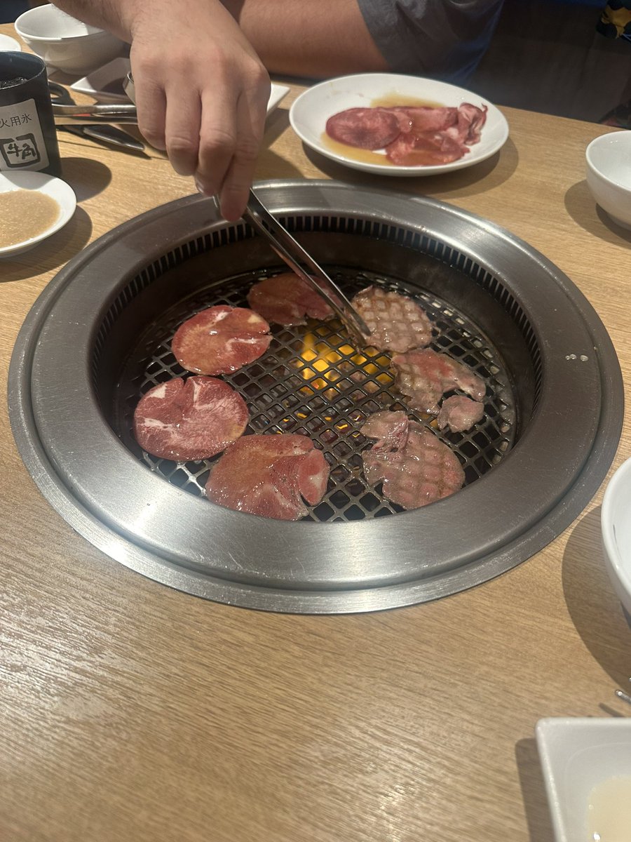 oinari_IX's tweet photo. 人の金で食べる焼き肉は美味い https://t.co/tNwHAwsYJW