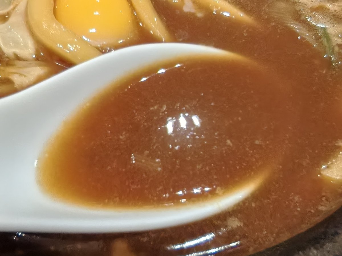 nh787's tweet photo. 親子味噌煮込み定食@山本屋本店 EXPASA御在所下り線店
高速道路SAフードコート限定メニュー(只'ω')山本屋本店らしいしっかりした噛みごたえの芯の残る味噌煮込みヽ(´ー｀)ノ豆味噌は味が濃くて良き✨ https://t.co/Y4z9qp0Dbh