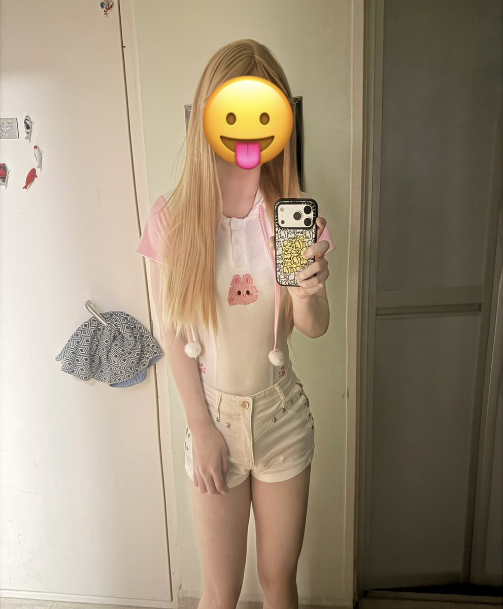 xmm10v3's tweet photo. What a petite lil slut, check her out 🤤 @443csvlr https://t.co/fuRWGMY8P9