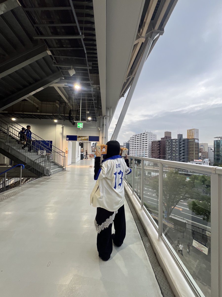 s_50_l's tweet photo. 今期最後の現地は、クソ試合で終了🤣
来年買いたいユニが浮上... https://t.co/dMlfPmY2P9