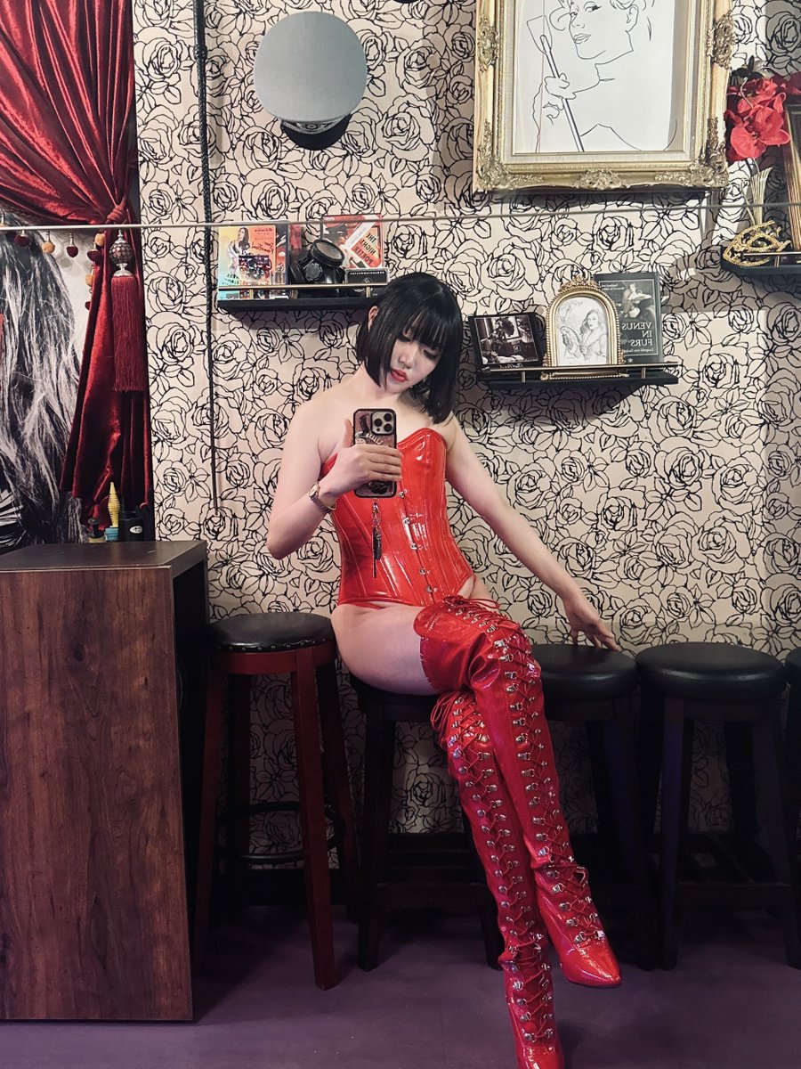 s_ffatale's tweet photo. 本日、ファムファタールおります。
赤いです❤️ https://t.co/rThPki5qv3