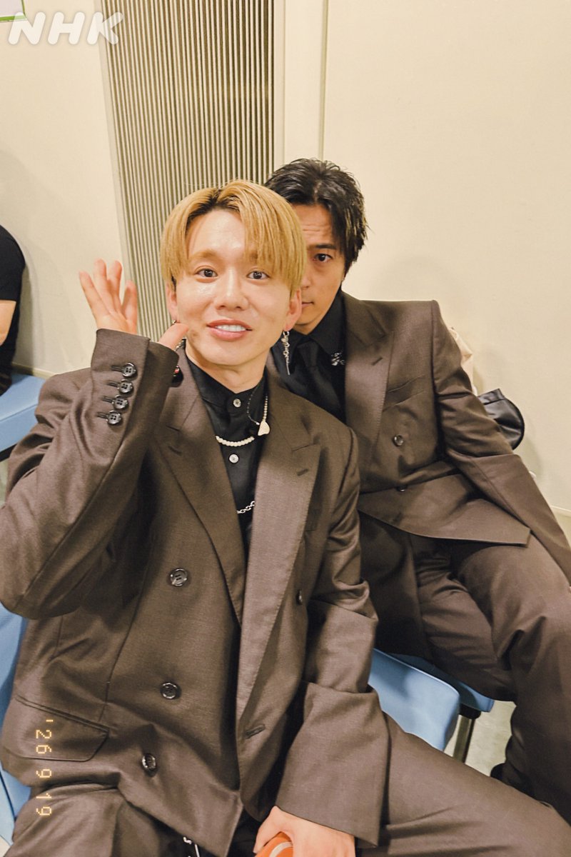 nhk_venue101's tweet photo. 🤳#Venue101EXTRA  見逃し配信中✨

本番前の 
🎲#Da_iCE 🎲と🍼#MILK 🍼の様子はこちら📸

番組公式インスタには他にも写真が❣️
プロフィールのリンクからチェック👀

見逃し配信はこちらから👇
🔗https://t.co/epeicL4KrD https://t.co/hUOyfertVl