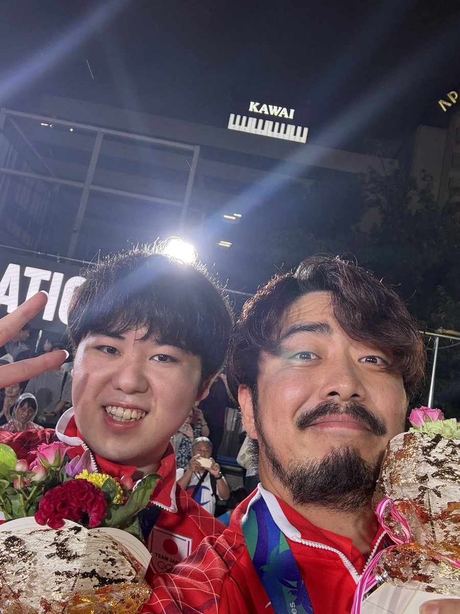 higuchi010914's tweet photo. 本日はメダルセレモニーでした！🥈華やかな舞台を歩くことができてめちゃくちゃ嬉しいです！😆 https://t.co/RrenafElA8