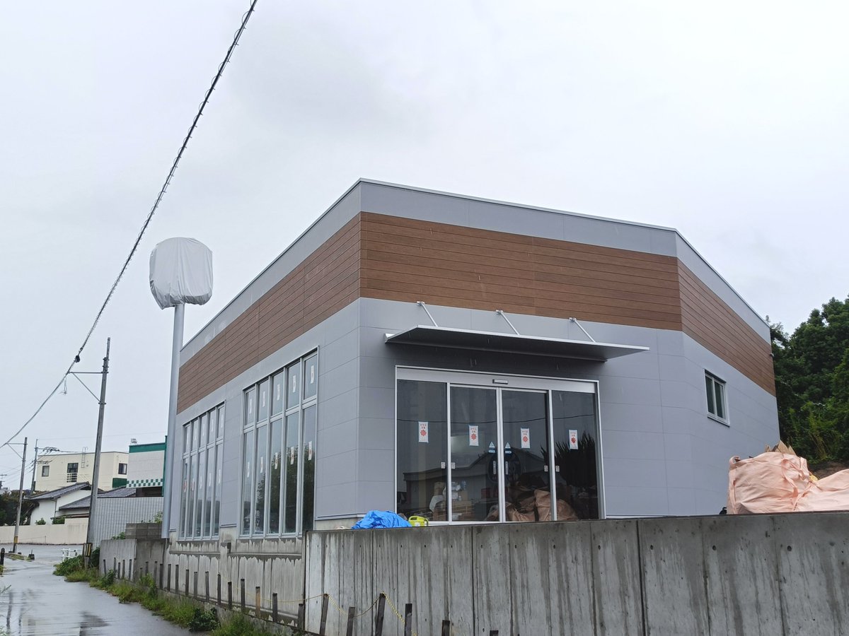 fuk_Shingu_bot's tweet photo. ヒライ新宮三代店の隣に建設中のあの建物、求人情報出ました！

＼バーガーキング 3号新宮店／

11月下旬オープン予定
新宮町にバーガーキングができる！！🍔 https://t.co/vZ5EMP8oxt
