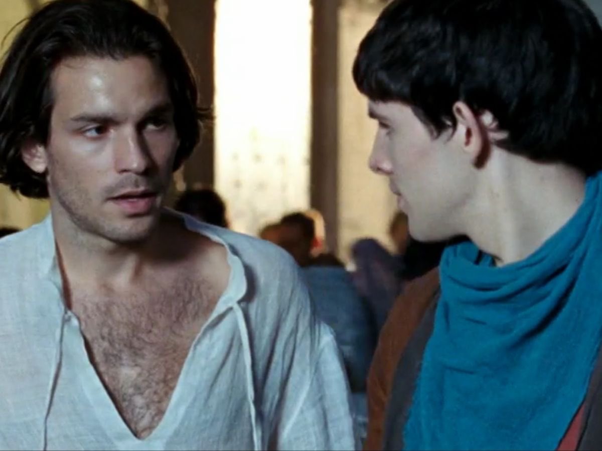queererthings's tweet photo. imagine you’re the prince of camelot and you’re trying to eye fuck your gorgeous new servant but so is literally everybody else in the kingdom……. i would act an ass too https://t.co/5r5sixQBt8