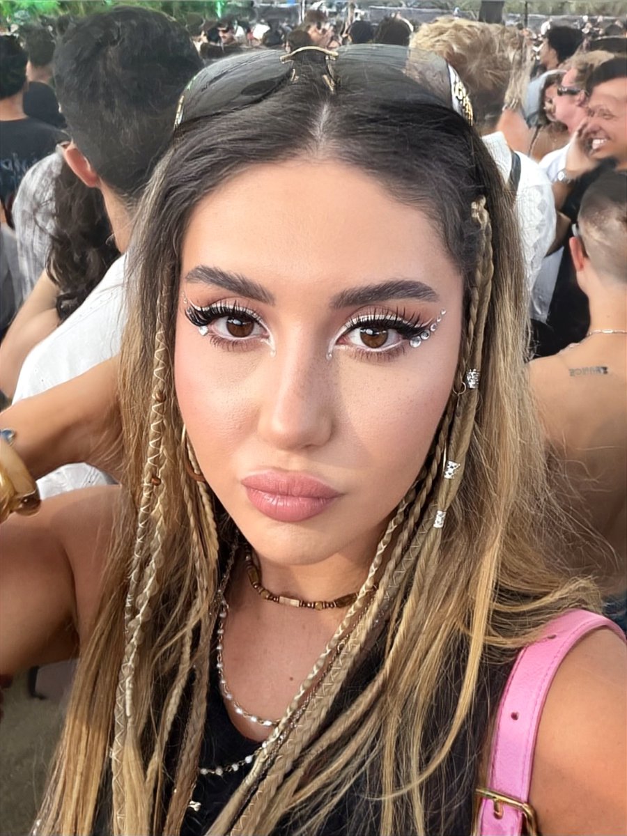 BaileyisBratty's tweet photo. makeup slay https://t.co/ej2PjbEorE