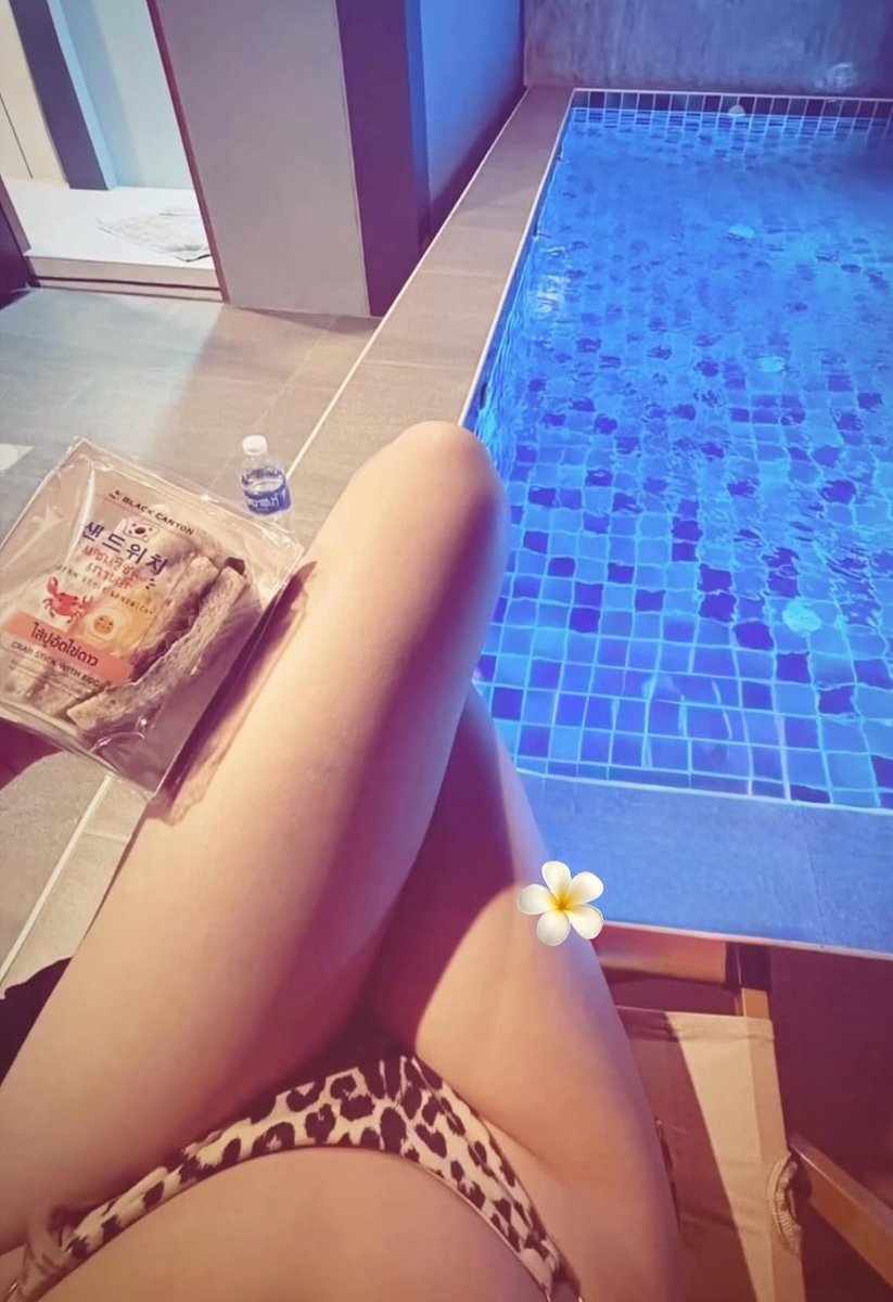 Nadm4y's tweet photo. หาเพื่อนอาบด้วย🤪 https://t.co/RkAVD2sIkW
