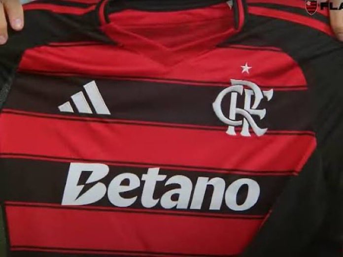 NewsLiberdade's tweet photo. 🚨URGENTE - Flamengo vai perder venda de cerca de 100 mil camisas da Adidas com marca da Betano, após proibição das Bets https://t.co/FLbZbV7rug