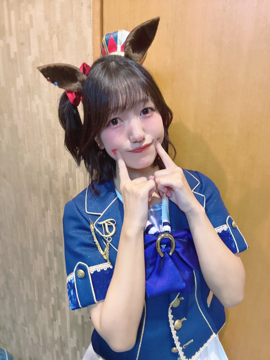 inoue_honokuma's tweet photo. 今日はありがとうございました☺️
ウィナーズレディとして中山競馬場に立たせていただけて、本当に夢のような時間でした💐
初めての経験でドキドキもしましたが、心に残る大切な一日になりました！！
そして、トレーナーさんにもお会いできて、とっても嬉しかったです📸❤️ありがとうございました！！ https://t.co/z7pCv0rojg